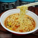 (9월 13일 화) Man throws hot ramen at 'disrespectful' clerk 이미지