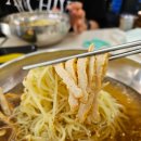 용팔이밀면 이미지