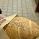 라이어라이언 | [연신내 카페] 은평구 소금빵 맛집 라이언베이커콜로니 메뉴 & 소금빵 솔직후기
