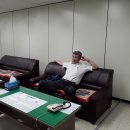 풍요로운 경로의 달을 맞으며 이미지