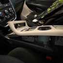 자동차 Power Outlet에 새 USB/-C port를 달아봅시다.. 이미지