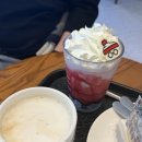 스타벅스 제물포역DT점 | 스타벅스 시즌 메뉴 윌리 체리 푸딩 크림 프라푸치노 후기