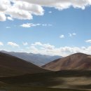 티베트 서역 여행기- 수미산(카알리스)과 마나스로바 호수가 있는 다르첸 마을이 보이기 시작한다 이미지