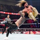 WWE RAW 세스 플레킹 롤린스 제이 우소 경기 동영상 이미지