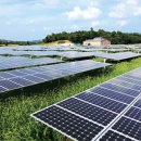 붉은 태양광 발전소 이미지