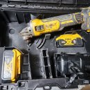 디월트 20v 충전그라인더 DCG405 팝니다 이미지