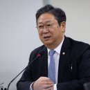與 황희 “폐기된 버스 리모델링해 청년주택 제공하자” 이미지