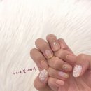 네일에꽃이피다 이미지