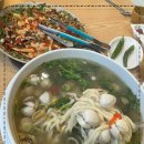 조개에 빠진 칼국수 이미지