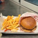 용호협진태양아파트 | 광안리 맛집 수제 버거 광안리 뷰 웅장 상회 메뉴 추천