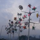 바람개비 조형물 이미지