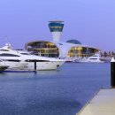 The Yas Island Yacht Club by Omiros One Architecture #2 : 중동에 Omiros 하나 건축술 #2에 의하여 Yas 섬 요트 클럽 이미지