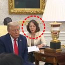 트럼프 옆 ‘씬 스틸러’ 한국어 통역… 어김없이 돌아온 ‘닥터 리’﻿ 이미지