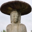 가사자락이 유려한 9세기 신라거불 ㅡ 거창 양평리 석조여래입상 이미지
