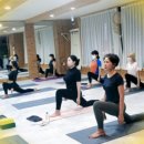 시니어 요가 이미지