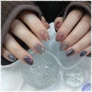 손끝에서 피어나는 네일아트 이미지