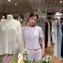 밀도 현대백화점 압구정본점 - 5805 | 공디드 디자인 현대백화점 압구정본점 팝업스토어 플리츠 스커트 착용해 본 후기