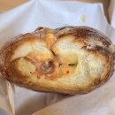 빵다무르 더 현대 대구점 | [대구] 박뚜기 소금빵 더 현대 대구점, 랜치 명란마요, 청양마요 소세지 소금빵 후기