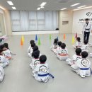 눈부시게 빛나는 태권도장 이미지