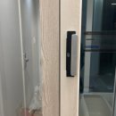 껌딱지펫 | 캣도어 설치로 고민 끝낸 후기! 베란다 펫도어 샷시 설치