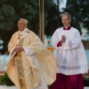 Papa Francesco 말씀(12) ~순교자, 우리가 십자가 위 예수님을 바라볼 때, 자비의 성년 선포, 부패는 악취를 풍깁니다. 좋은 정치를 하십시오" 이미지