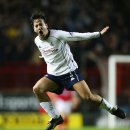 英 현지서도 집중 관심 “과거 토트넘서 뛰었던 스타, K리그서 인종차별적 행동으로 5경기 출장정지 징계” 이미지