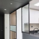 e편한중문아파트 | ​🌟 경산 중방 e편한세상 현관 중문 &amp; 주방 파티션 시공 후기: 이원 중문이 최고!