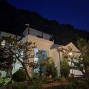 산골짜기 하얀집 이미지