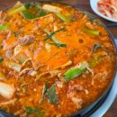 와촌경북약국 | 경산 오거리 돼지찌개 맛집 와촌식육식당 경산오거리점 후기 (칼칼한 국물 미쳤어요)