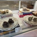 맛있는 빵과 달콤 디저트 이미지