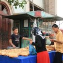 16/10/12 Beijing tightens control of religion in Xinjiang - Parents or guardians should not 'organize, lure or force minors into attending religious 이미지