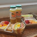 달에게 빌려온 하루 이미지