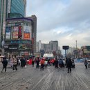 부천북부역 마루광장 | 부천북부역 마루광장에서 열렸던 크림 서현의 랜덤 플레이 댄스 행사 현장(2025년 12월 6일)