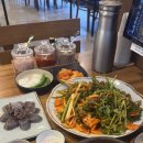 도로변(항동 115-2) | 푸른수목원맛집 항골순대국 항동수목원본점, 진한 사골육수와 미니순대모듬,미나리무침이 만족스러웠던...