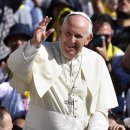 17/10/17 Pope Francis: Church must listen, respond to people's questions - Interviews are part of a conversation the church is having with men and wom 이미지