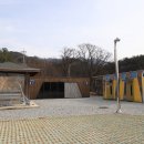 숲속에서 캠핑장 이미지