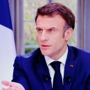 À la Une: la retraite à 64 ans, Macron signe et persiste 이미지
