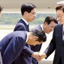 李 대통령·민주 지지율 동반 하락에…당청 갈등 '봉합 모드' 이미지