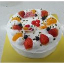 가족과 함께 케이크 만들기 이미지