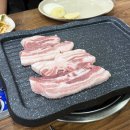 생돼지 김치찌개 생삼겹 이미지