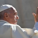 교황, 낙심한 것처럼 보이는 세상을 위한 예수 성심 문헌 발표한다 이미지