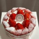 205 | 키친 205 딸기 케이크 솔직 후기 🍓🍰