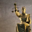 문재인 관련 의혹들은 왜 죄다 법망을 피해가나? 이미지