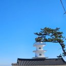 바다와하얀등대 이미지