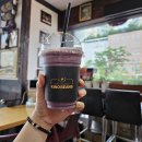키노빈스 | ☕ 동묘 카페 키노빈스 — 청계천 옆 조용한 감성 카페, 커피 향이 머무는 곳