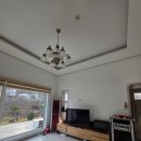 숲속의 하얀집 이미지