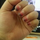 네일하는 강아지 이미지