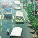 부산데파트 맞은편, 국제신보 앞을 지나고 있는 부산 시내버스 이미지