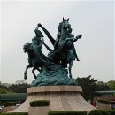 서울경마공원의 상징 "청동마상" 이미지