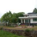 강가에 펜션 이미지